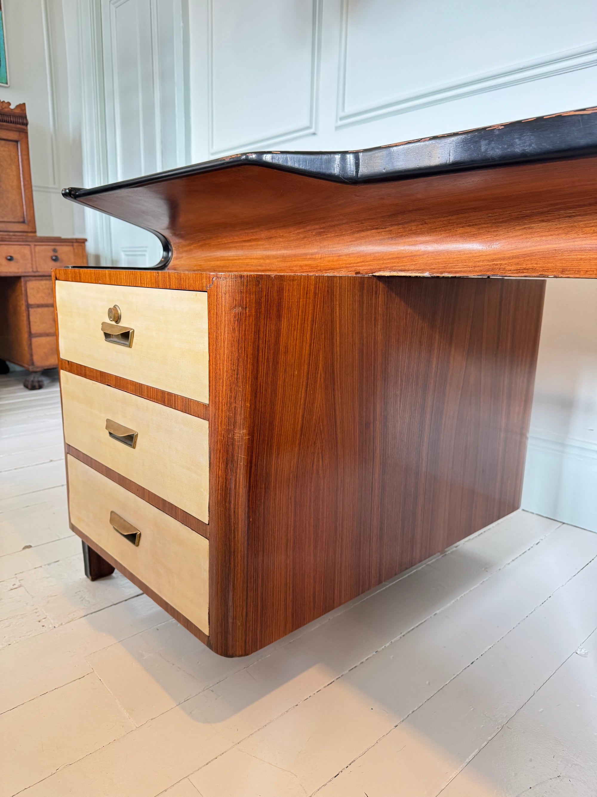Osvaldo Borsani Desk