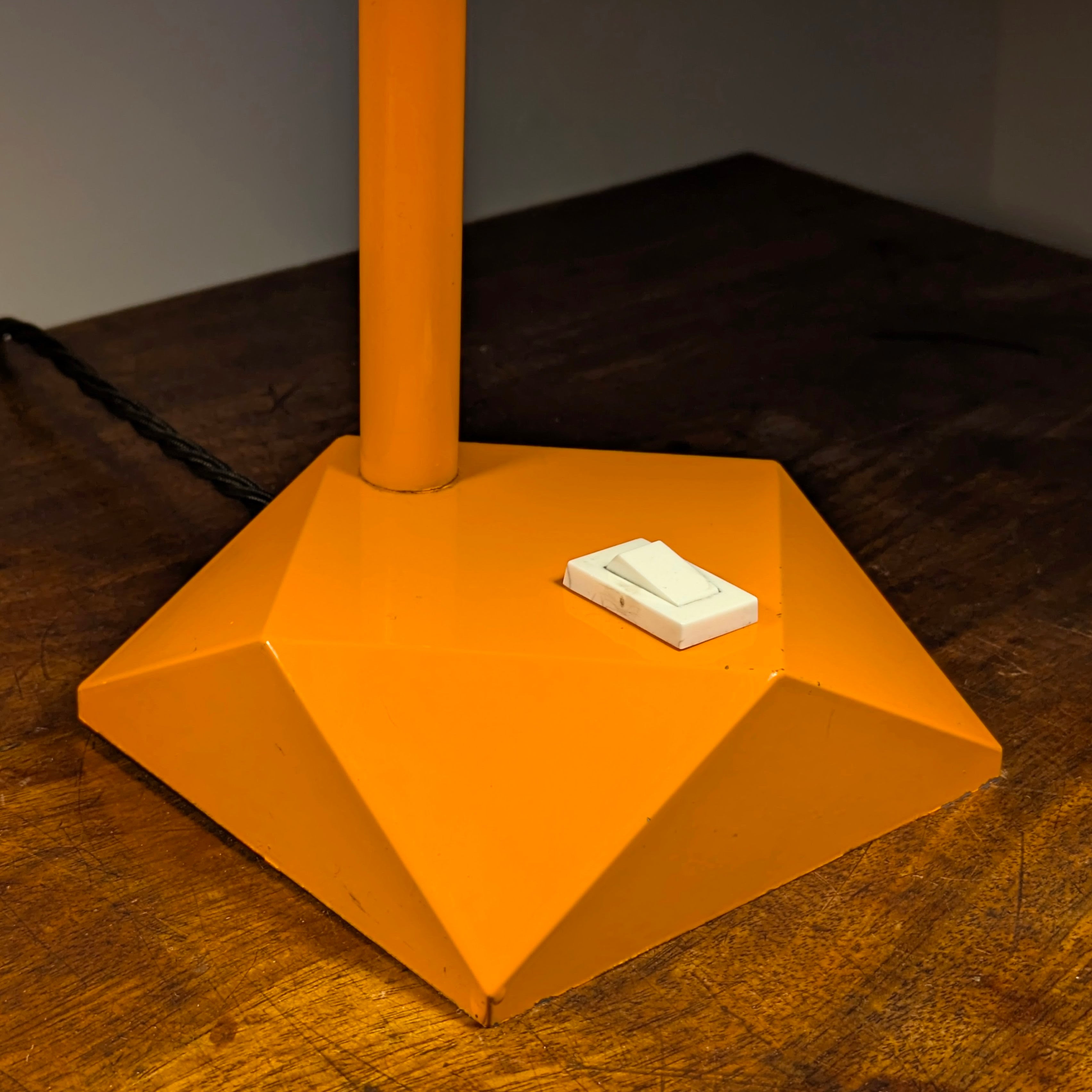 Kuben Lamps Björn Svensson for Elidus | Drew Pritchard Ltd