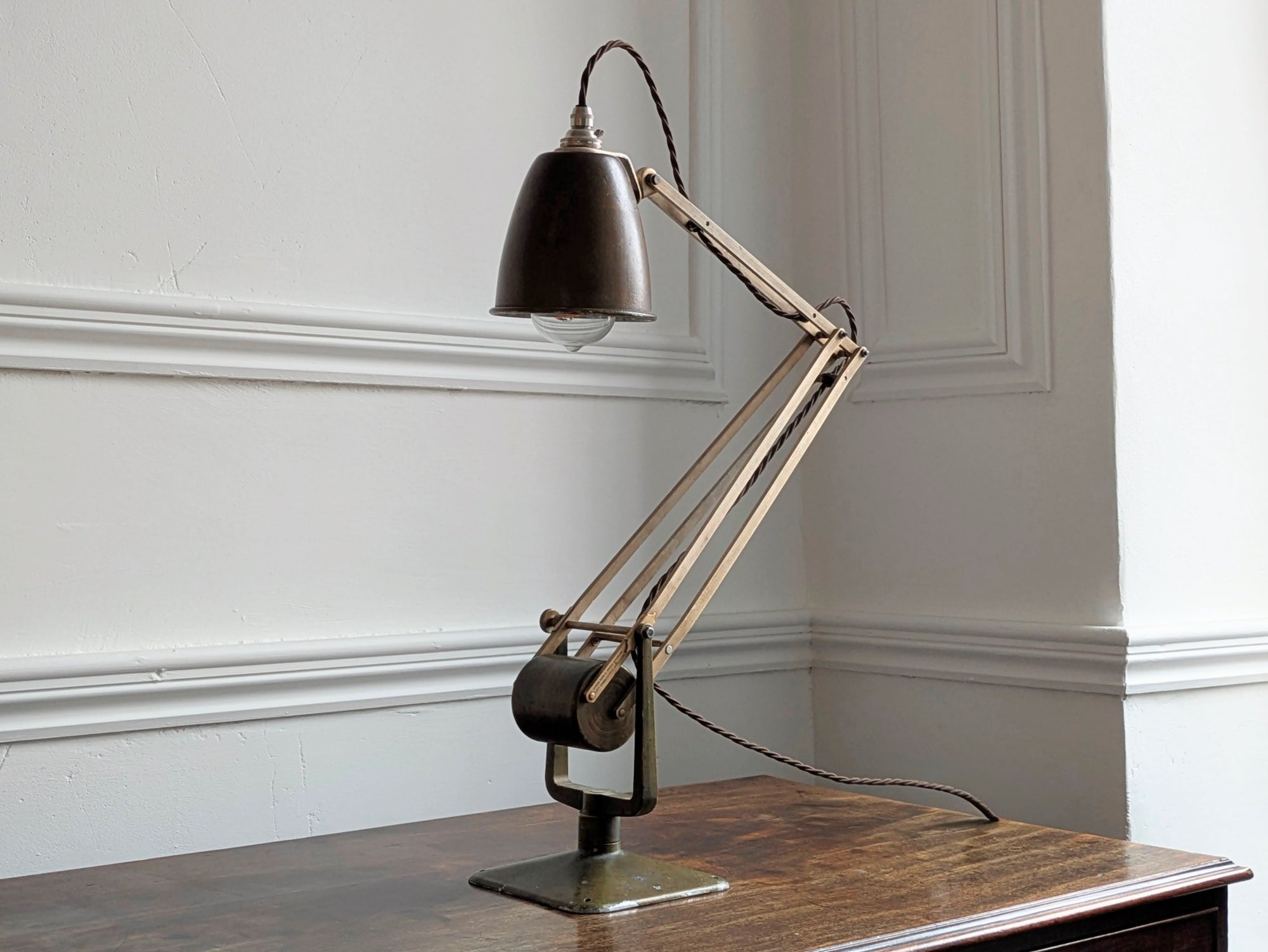 Horstmann Counterpoised Desk Lamp