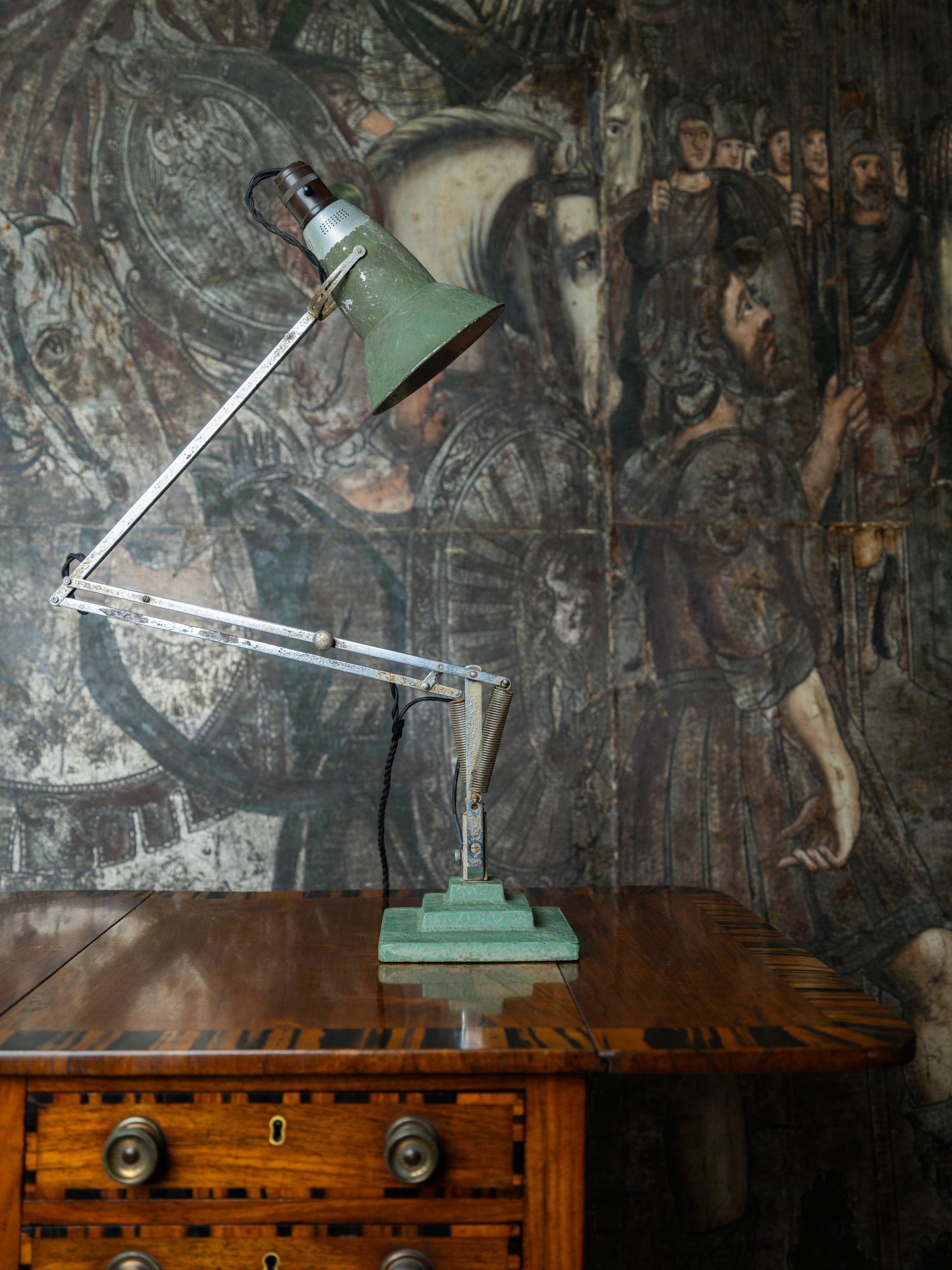 A 1930s Anglepoise