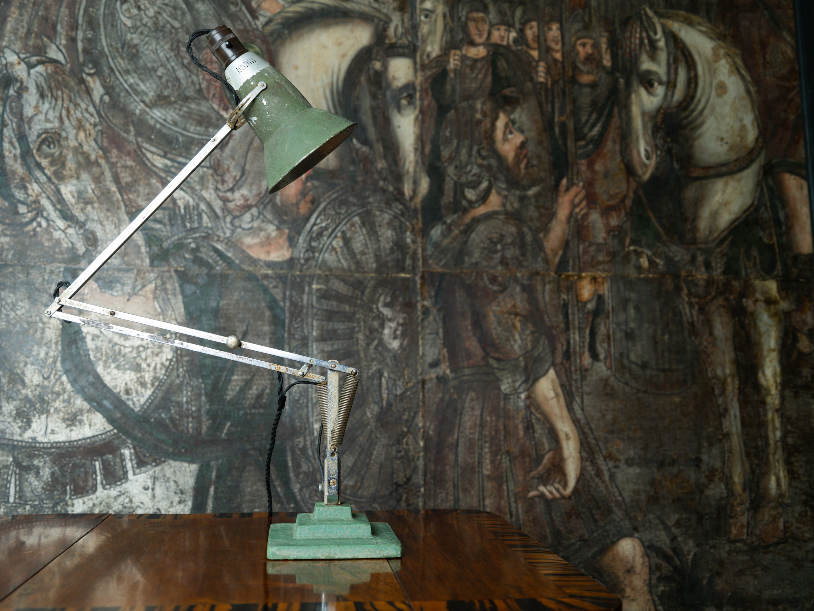 A 1930s Anglepoise