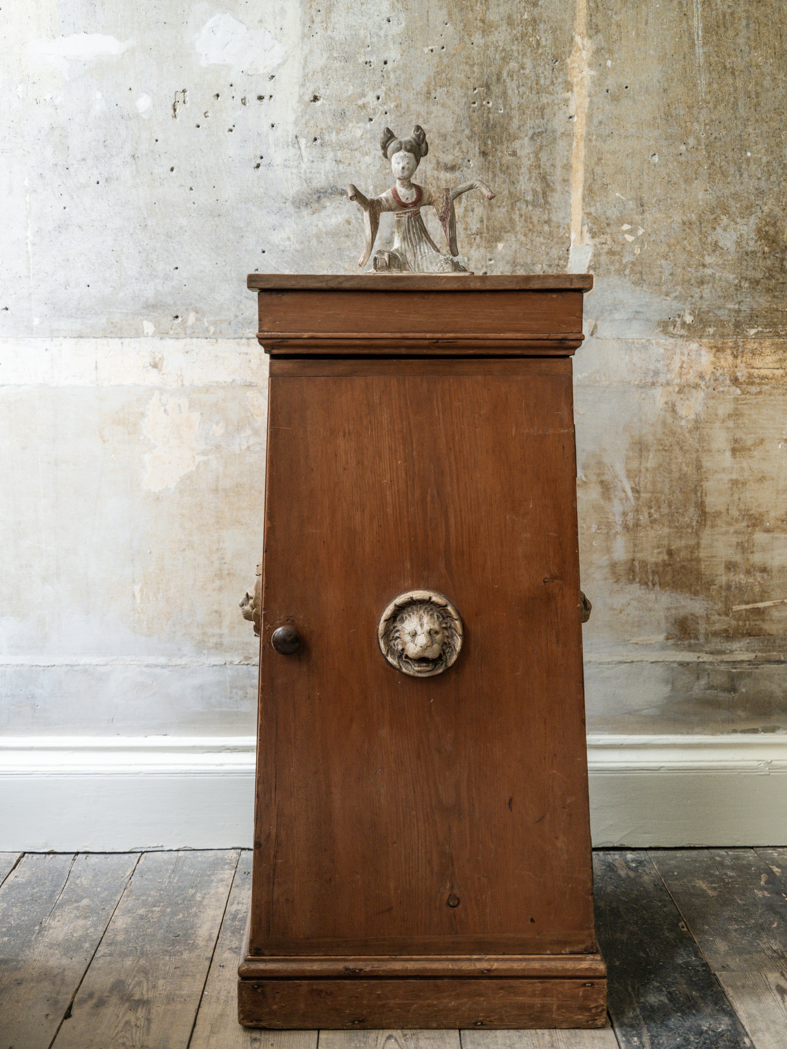 A Tang Dynasty Dancing Tomb Figure