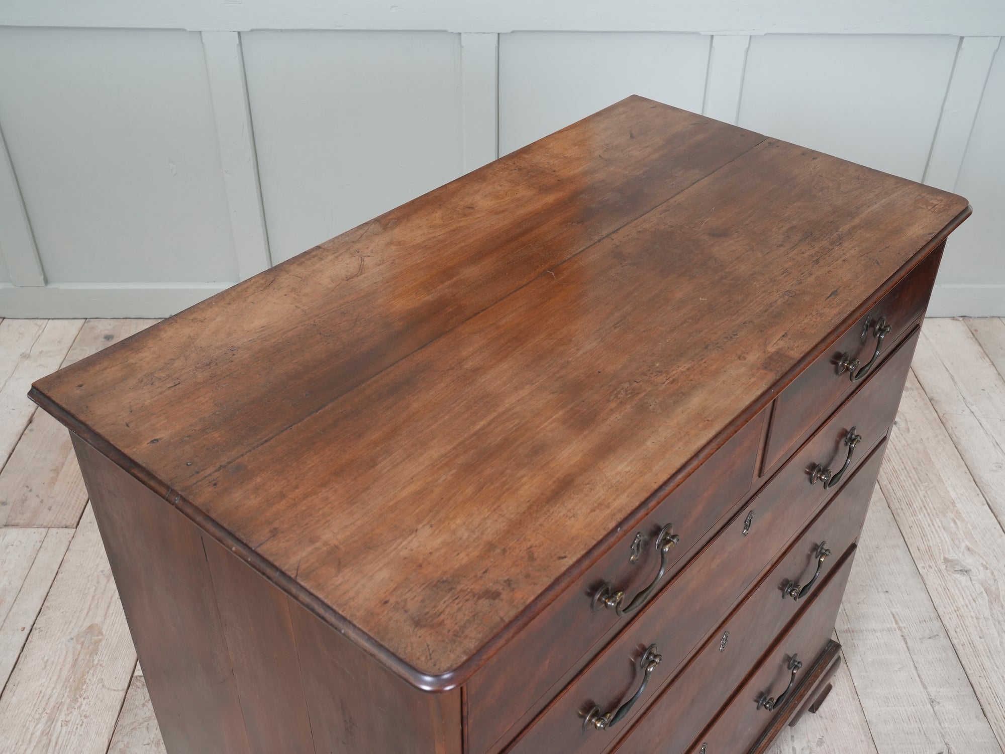 A Early 19th Century Mahogany Chest of Drawers