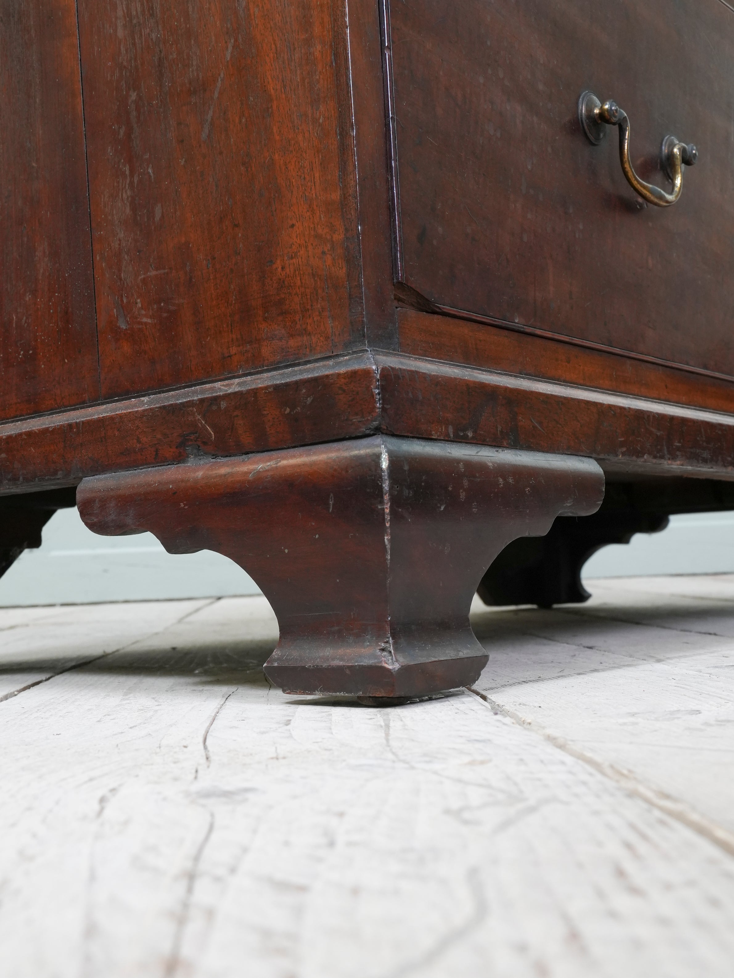 A Early 19th Century Mahogany Chest of Drawers
