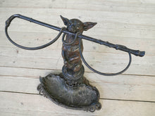 A Chihuahua & Crop Stick Stand