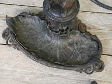 A Chihuahua & Crop Stick Stand