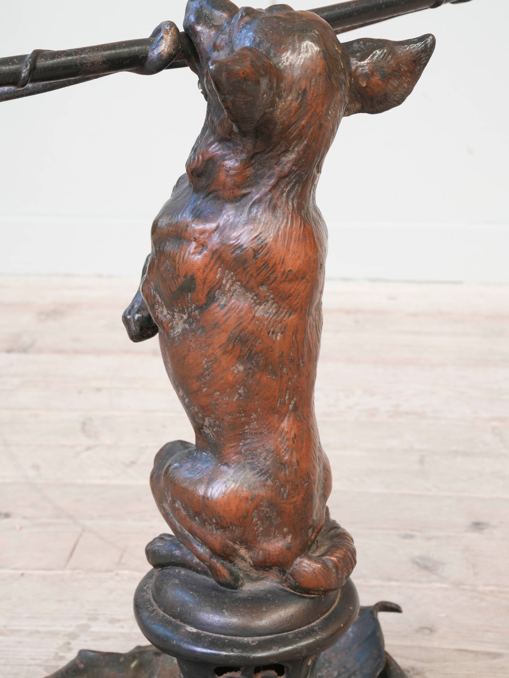 A Chihuahua & Crop Stick Stand