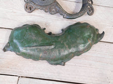 A Chihuahua & Crop Stick Stand