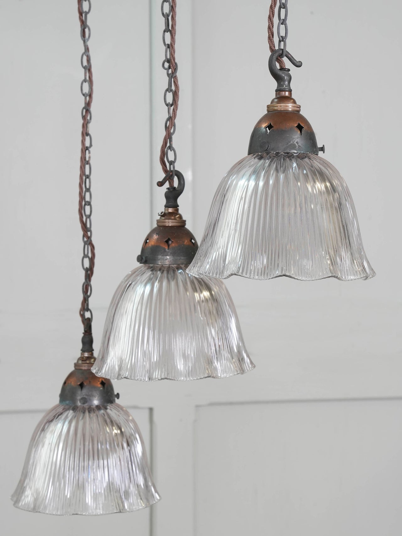 Rippled Edge Holophane Pendant