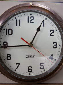 Broadcasting Clock