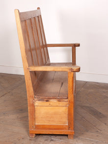 Pembrokeshire Box Settle