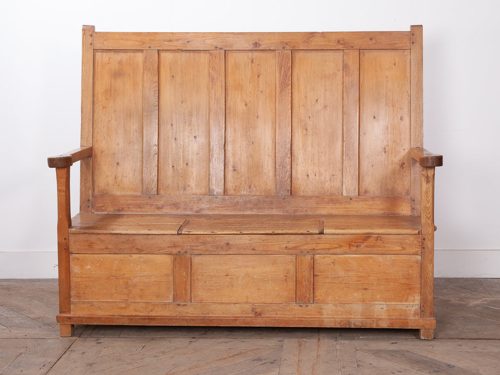 Pembrokeshire Box Settle